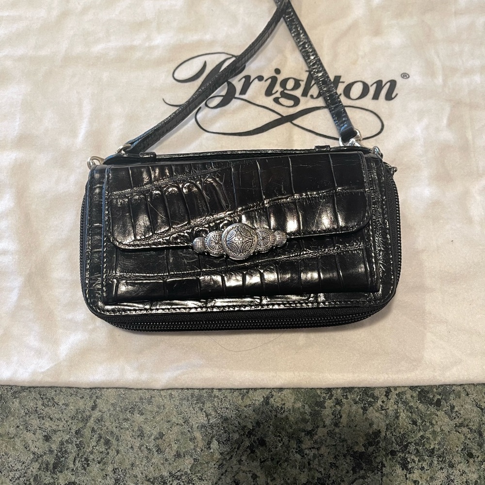 Brighton gently used zip around wallet